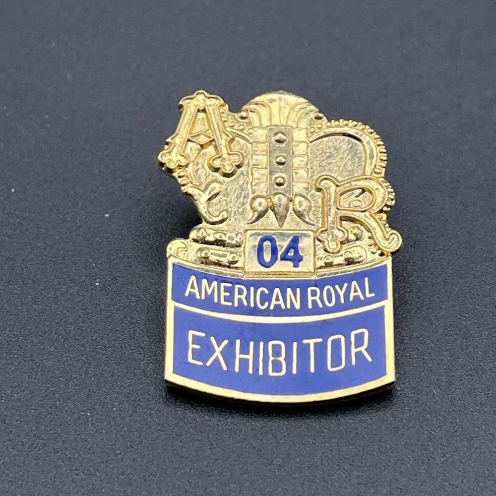 2004 American Royal Exhibitor‎ Gold Tone Livestock Show Lapel Hat Pin